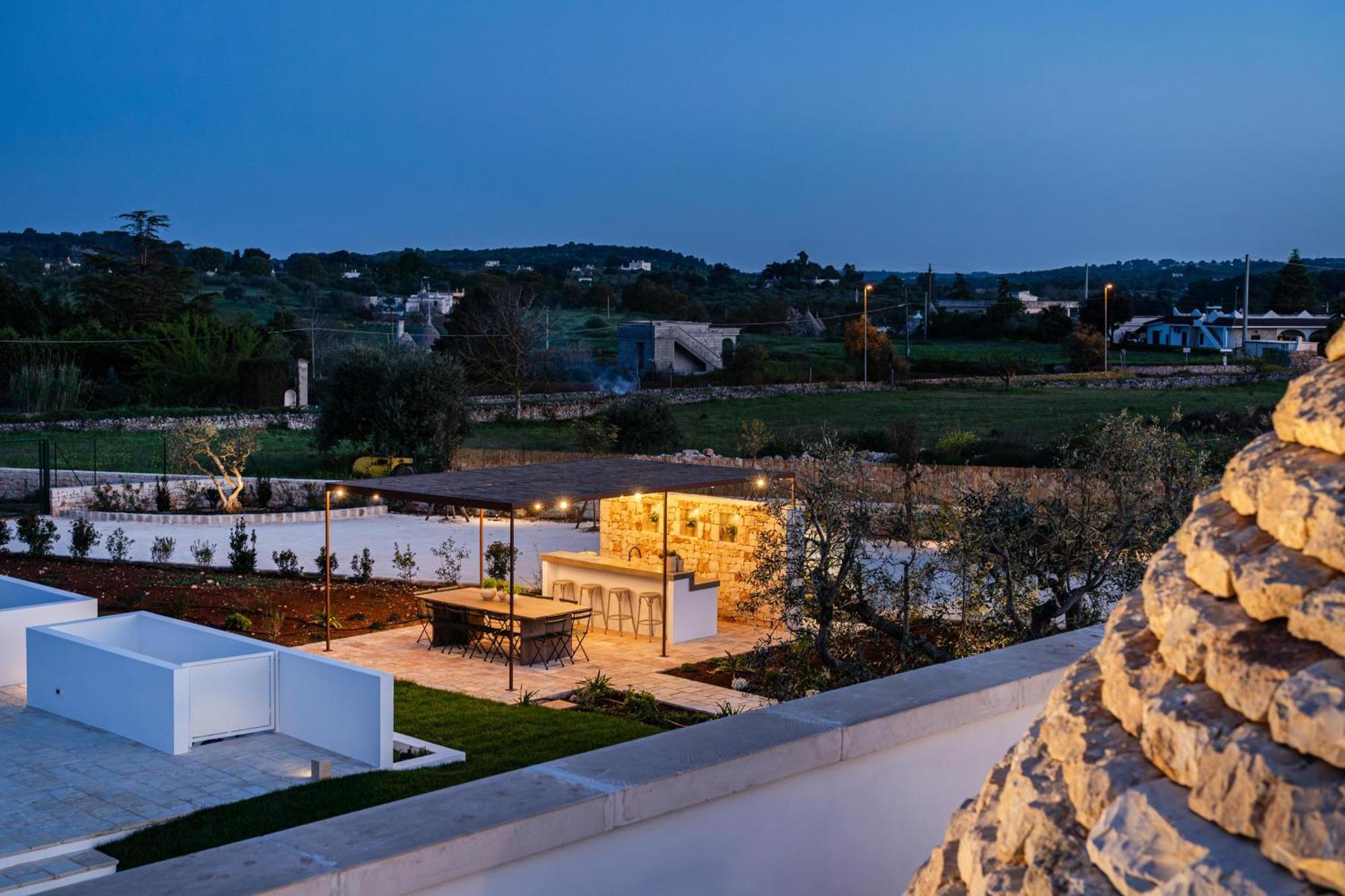 Trullo Jale - Boutique Apartments Остуни Екстериор снимка