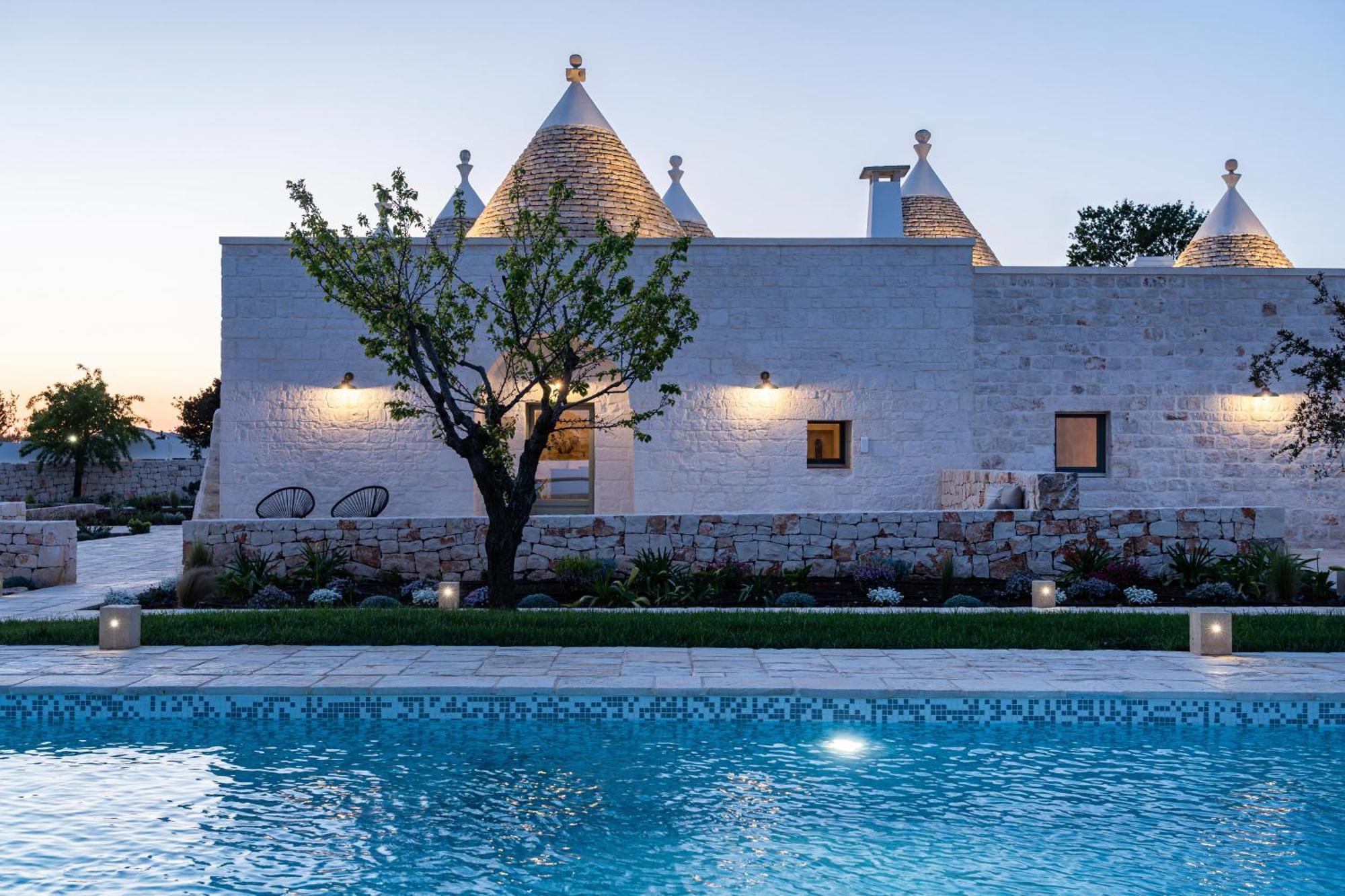 Trullo Jale - Boutique Apartments Остуни Екстериор снимка