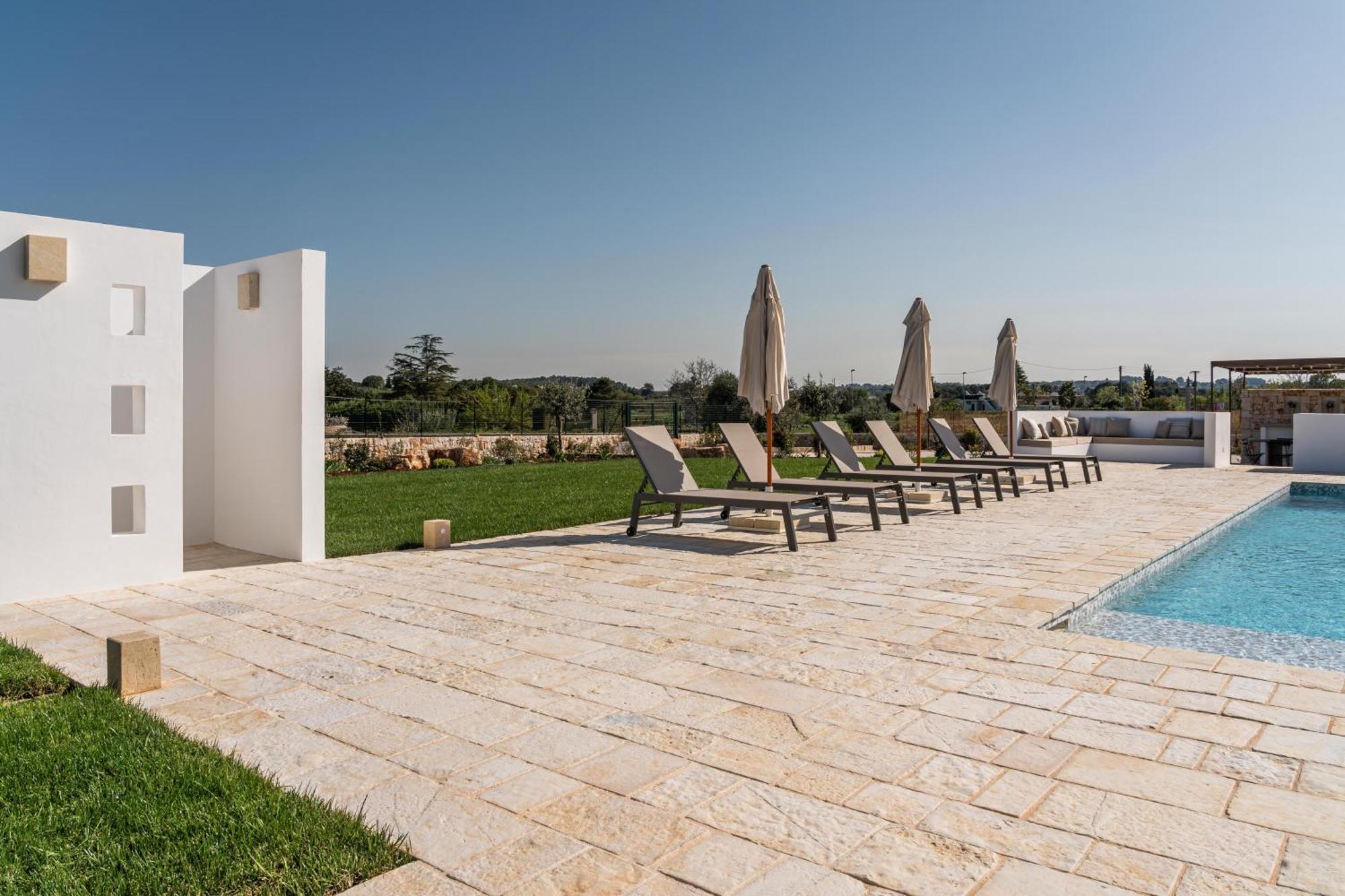 Trullo Jale - Boutique Apartments Остуни Екстериор снимка