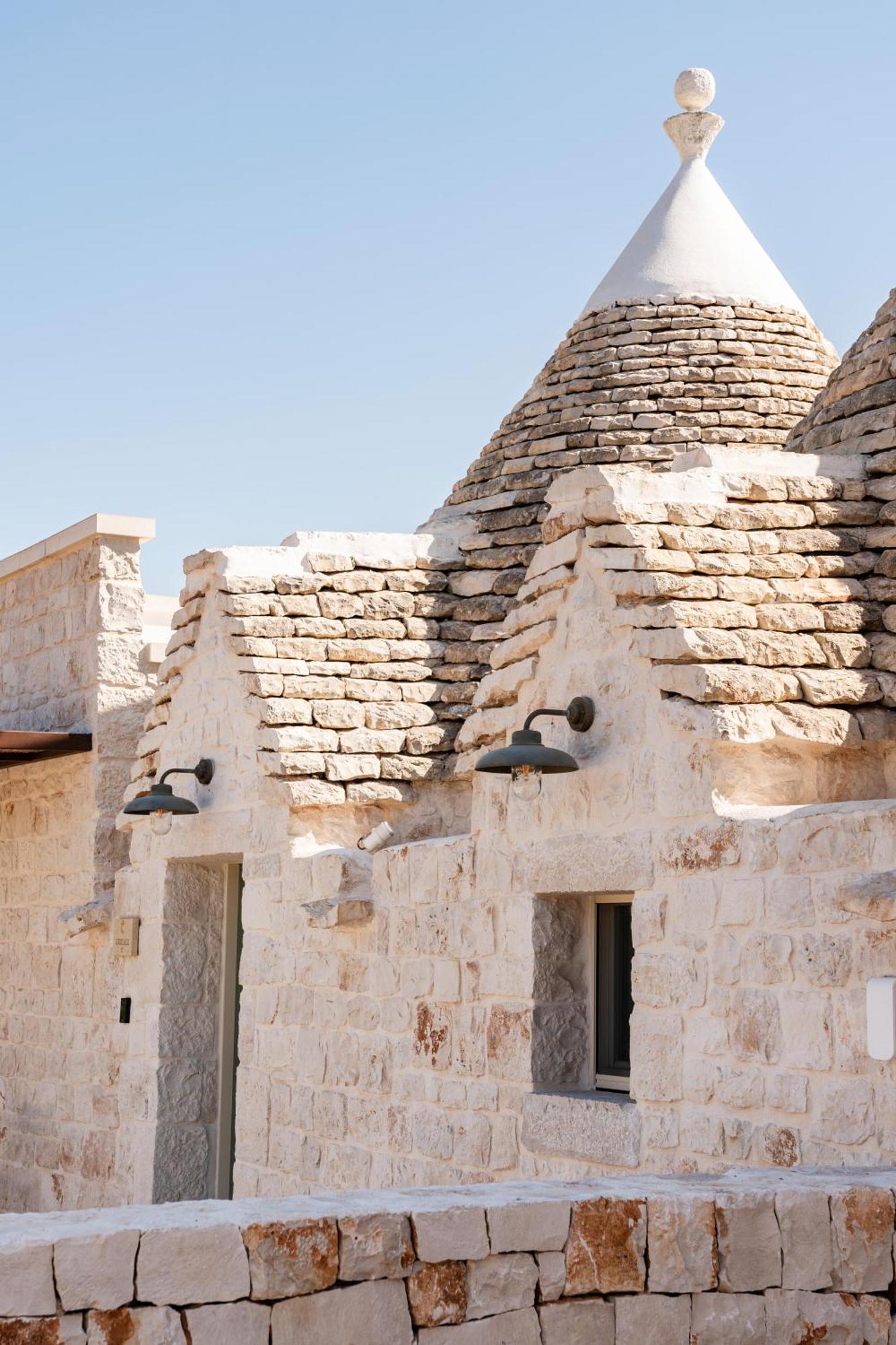 Trullo Jale - Boutique Apartments Остуни Екстериор снимка