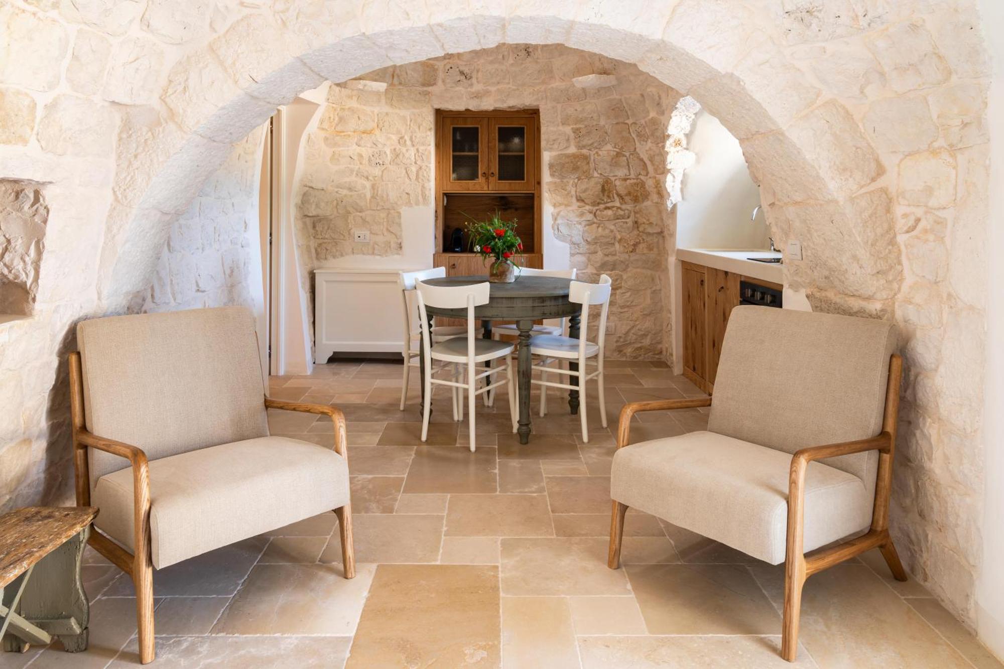 Trullo Jale - Boutique Apartments Остуни Екстериор снимка