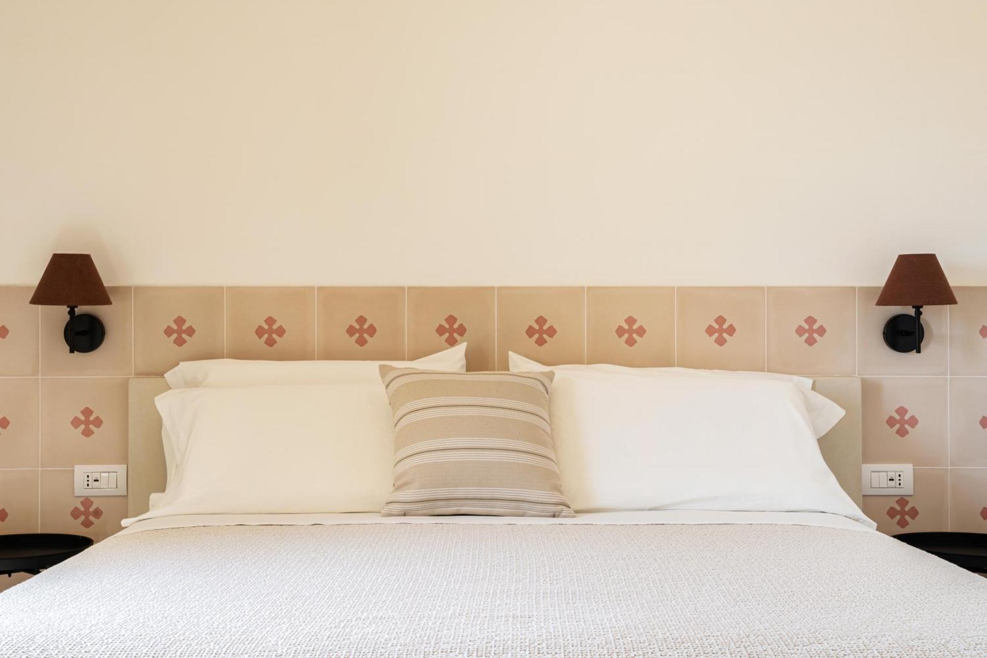 Trullo Jale - Boutique Apartments Остуни Екстериор снимка