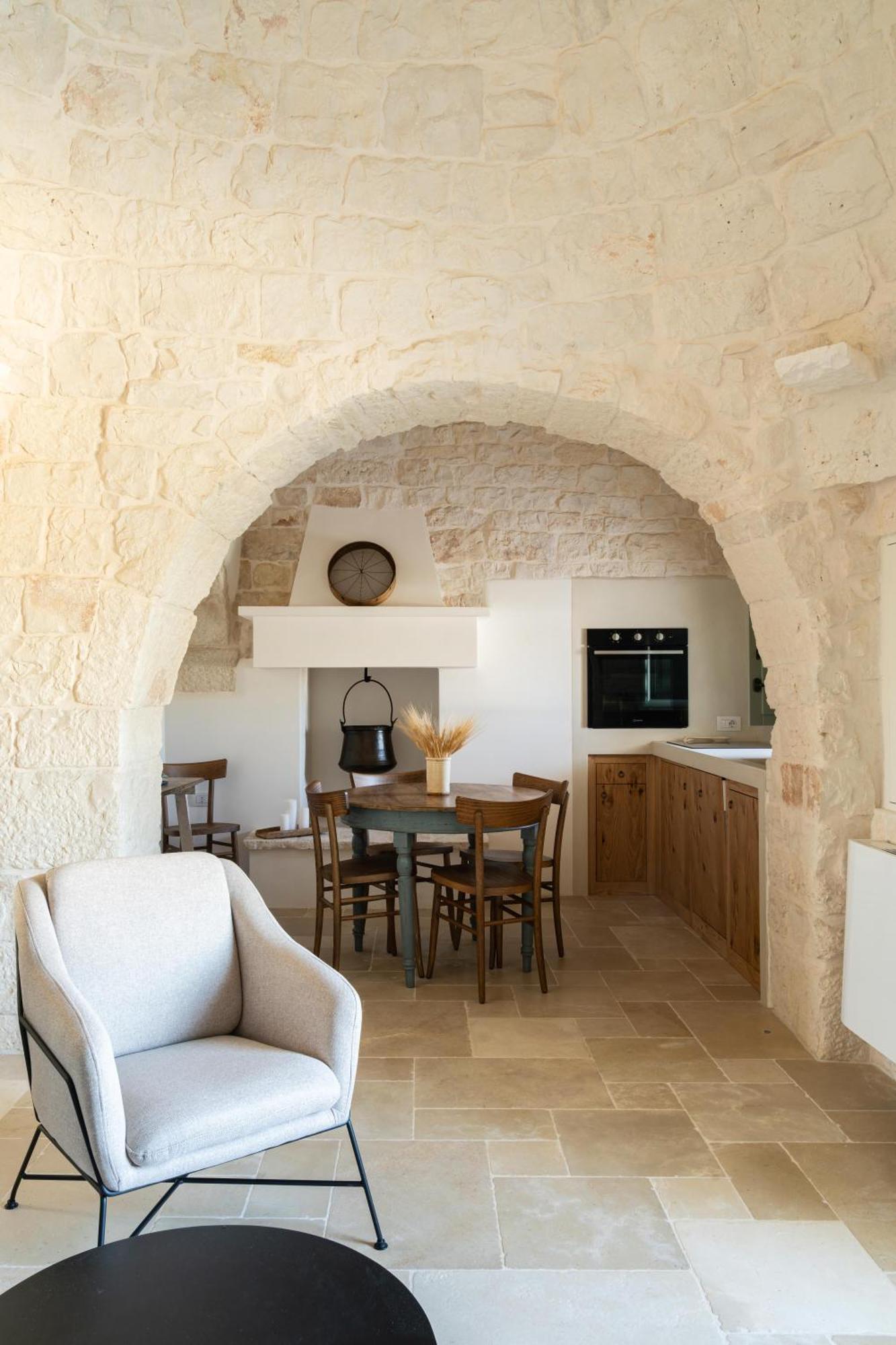 Trullo Jale - Boutique Apartments Остуни Екстериор снимка