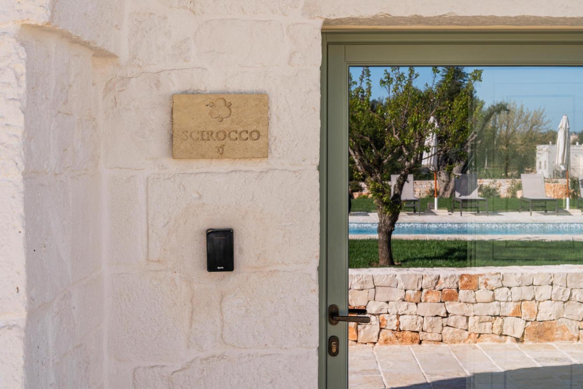 Trullo Jale - Boutique Apartments Остуни Стая снимка