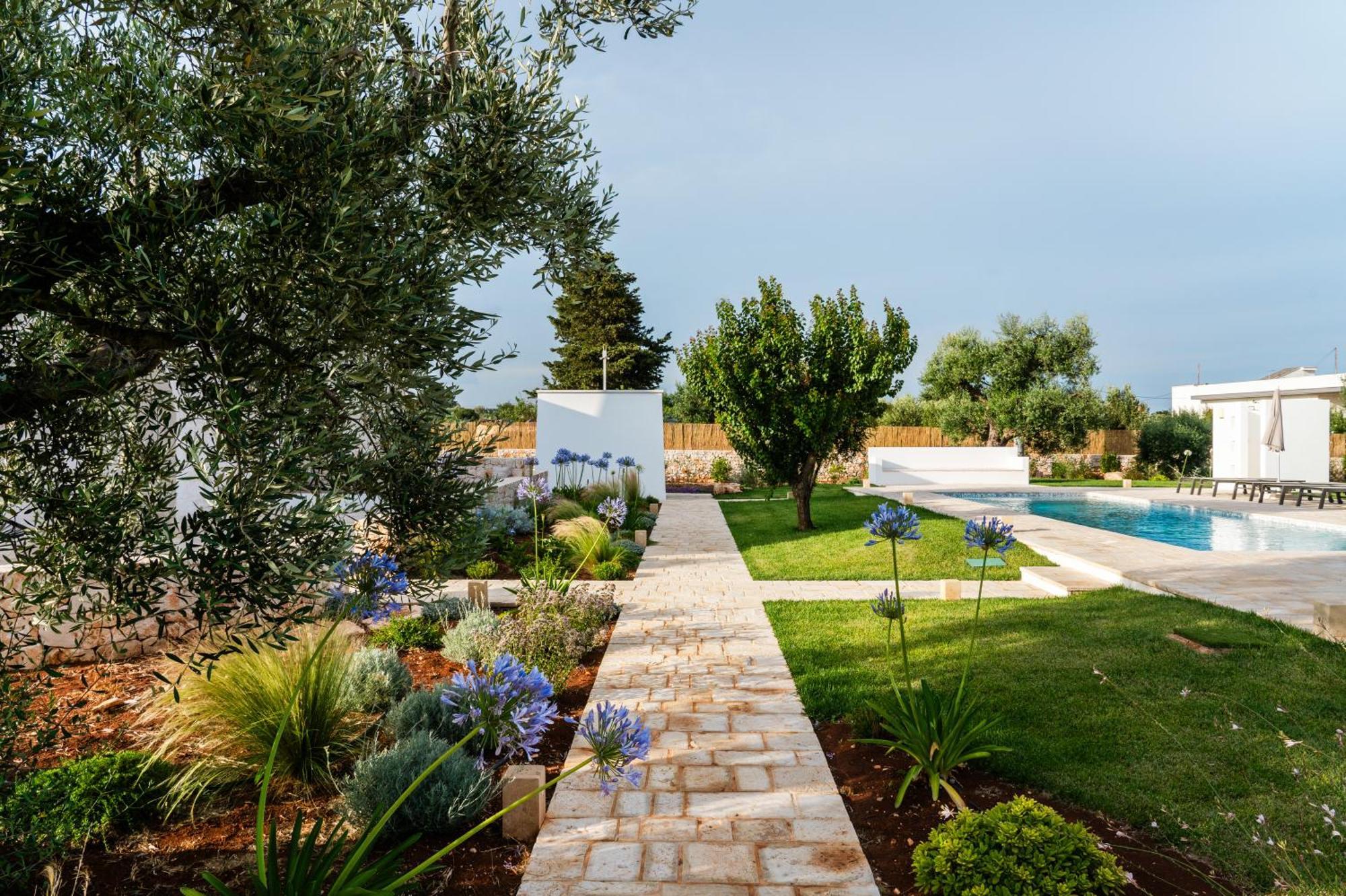 Trullo Jale - Boutique Apartments Остуни Екстериор снимка