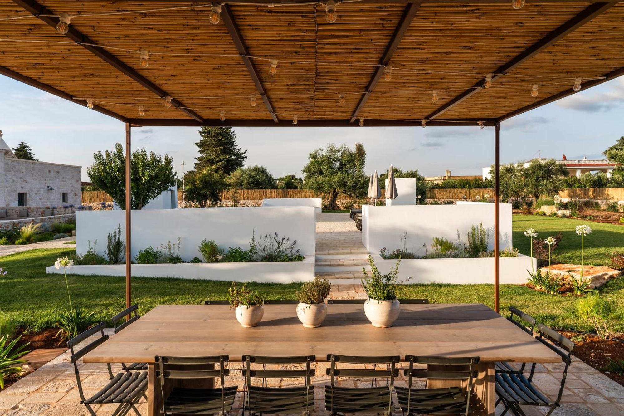Trullo Jale - Boutique Apartments Остуни Екстериор снимка