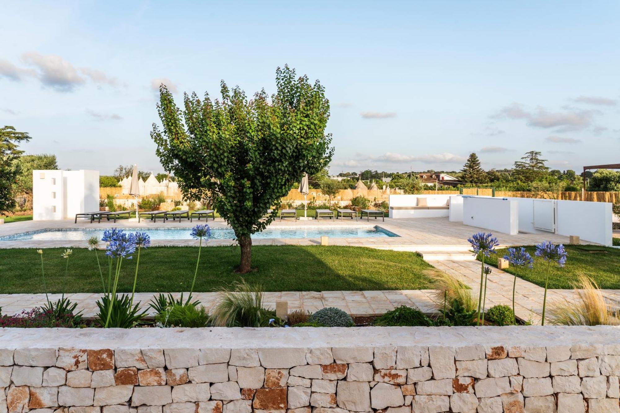 Trullo Jale - Boutique Apartments Остуни Екстериор снимка