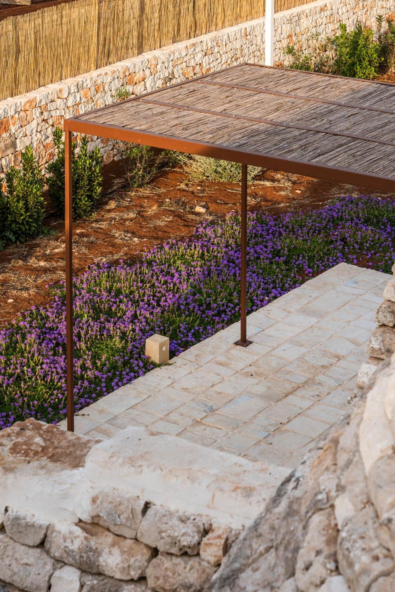Trullo Jale - Boutique Apartments Остуни Екстериор снимка