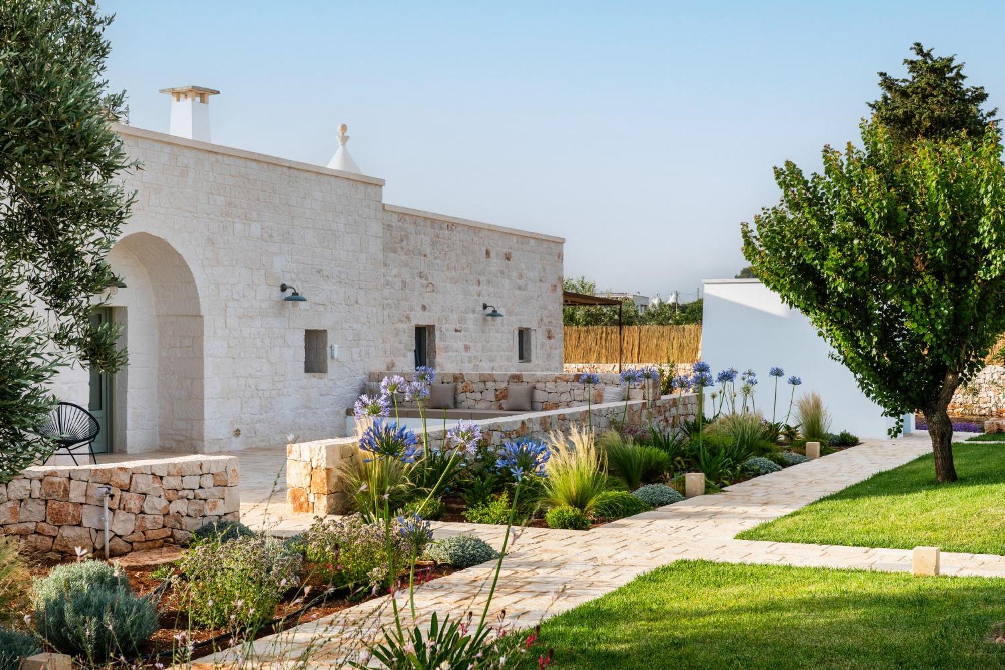 Trullo Jale - Boutique Apartments Остуни Екстериор снимка