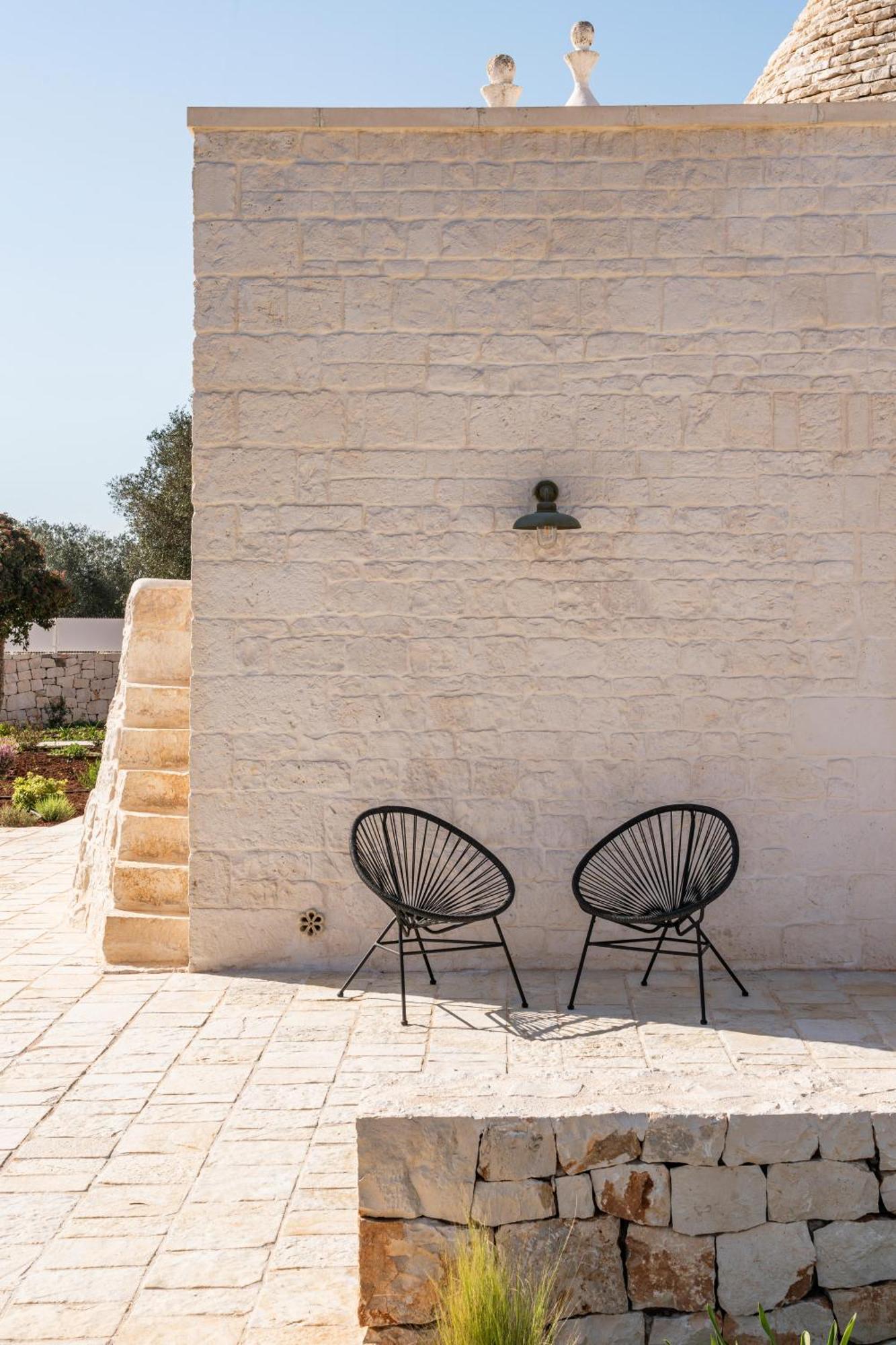 Trullo Jale - Boutique Apartments Остуни Екстериор снимка